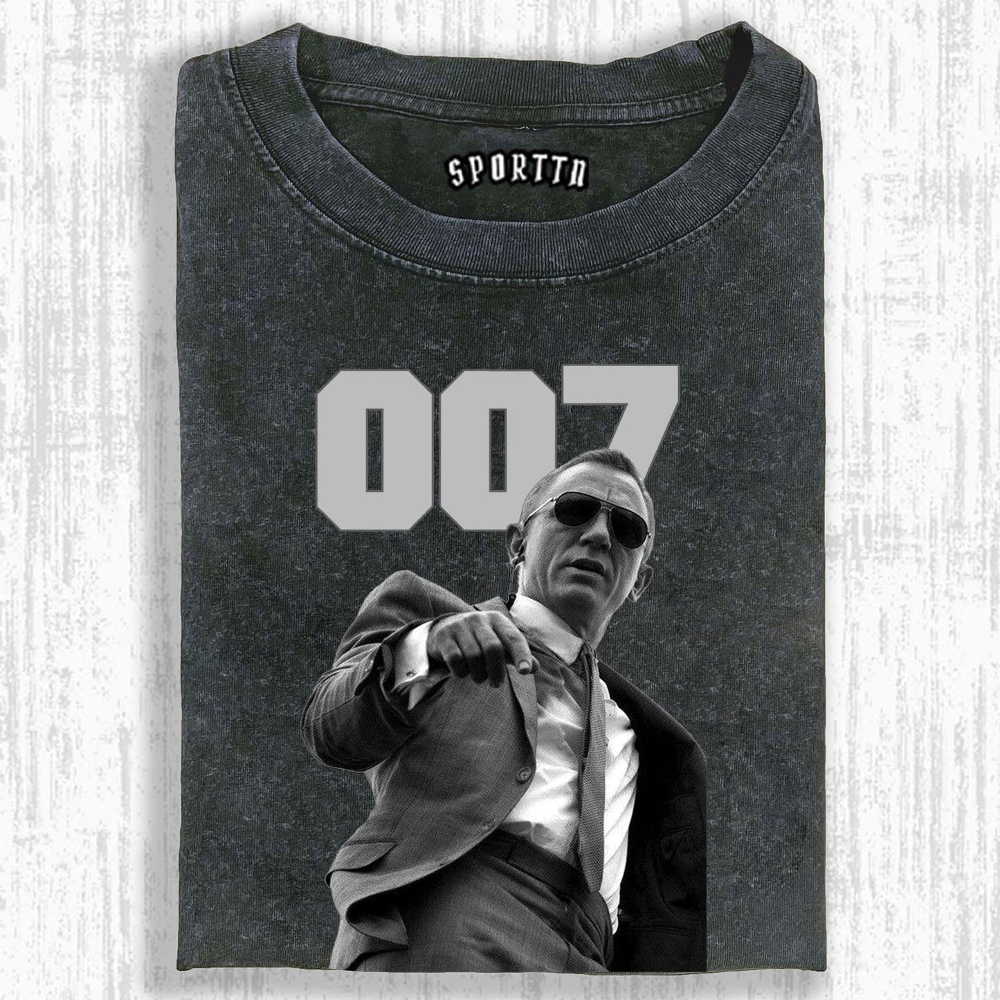 007 BOND - THEMED COOL T-SHIRT