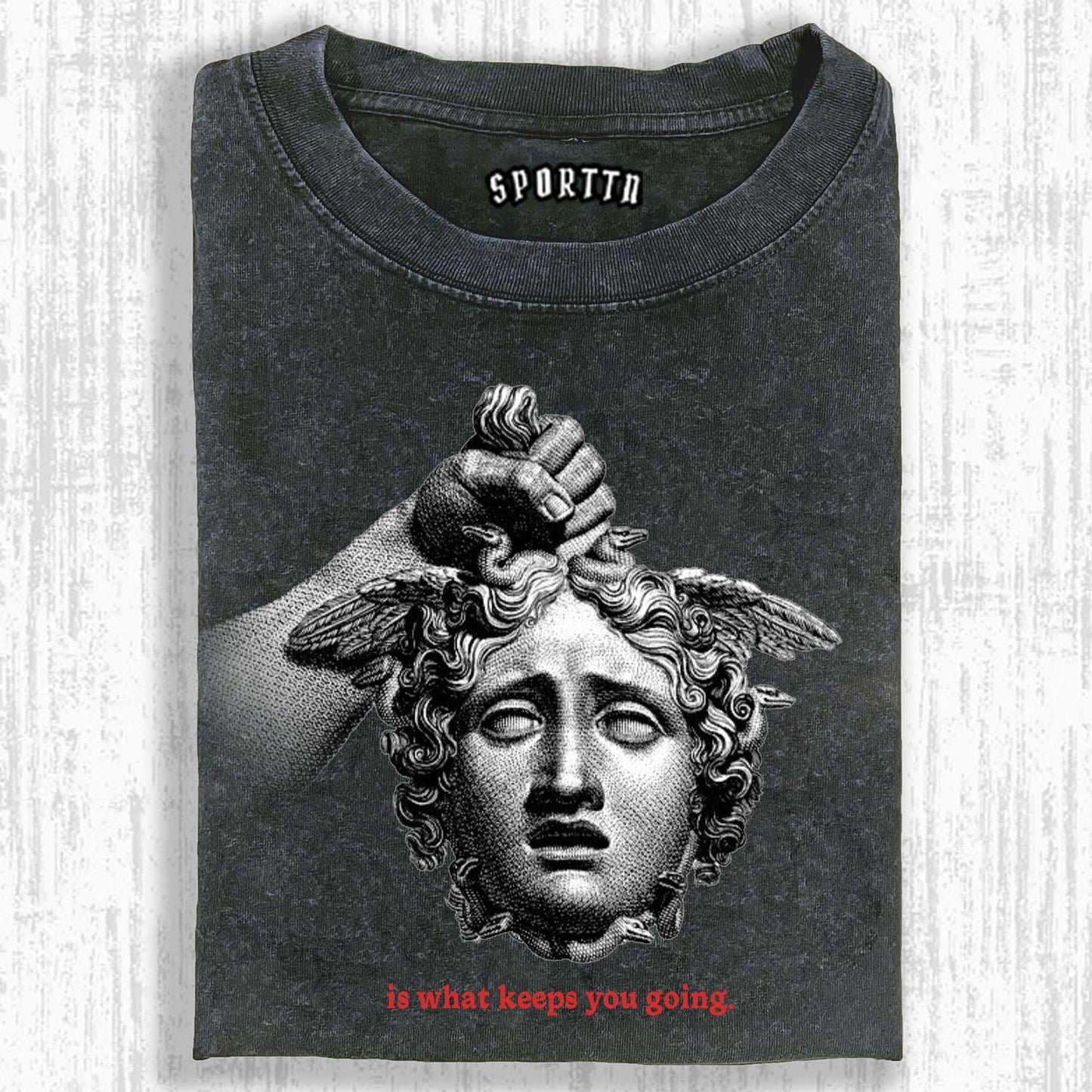 T-SHIRT WITH MEDUSA ELEMENT BEARING THE POWER TO MOVE FORWARD